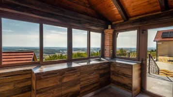 Villa (Four Bedroom Villa with Pool, Hot-Tub) | Cocina privada | Refrigerador