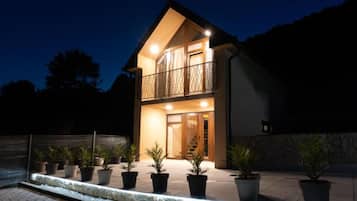Villa (Four Bedroom Villa with Pool, Hot-Tub) | Bahagian luar
