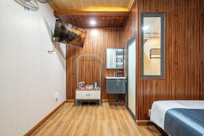 Habitació doble Deluxe, vistes al jardí | Escriptori i wifi gratuïta