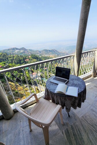 Casa Doon Vista, 2 Bedroom Charming apartment with Awesome Doon Valley View