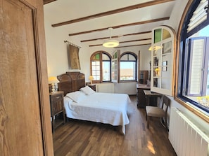 4 habitaciones, tabla de planchar con plancha y wifi gratis