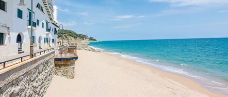 Accommodatie ligt op het strand