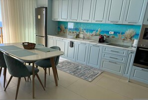3 bedrooms - Sunny Coastal Getaway Green Coast (Himarë)