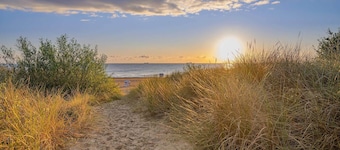 Modern vacation home Am Pier 7a with garden - within walking distance of the beach on Usedom