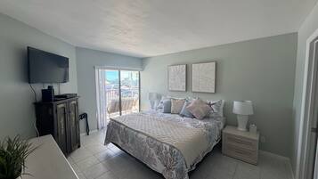 2 bedrooms, iron/ironing board, travel cot, Internet