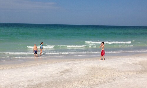 AMI Bridgeport 111 Bikini Bottom - Gulf View + Perfect Location