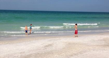 AMI Bridgeport 111 Bikini Bottom - Gulf View + Perfect Location