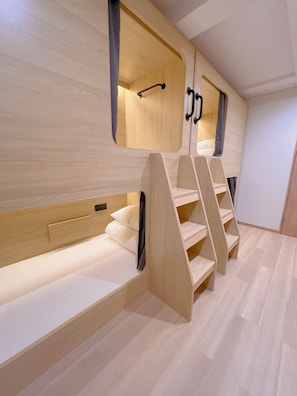 Comfort Room, Multiple Beds, Non Smoking, Air conditioning