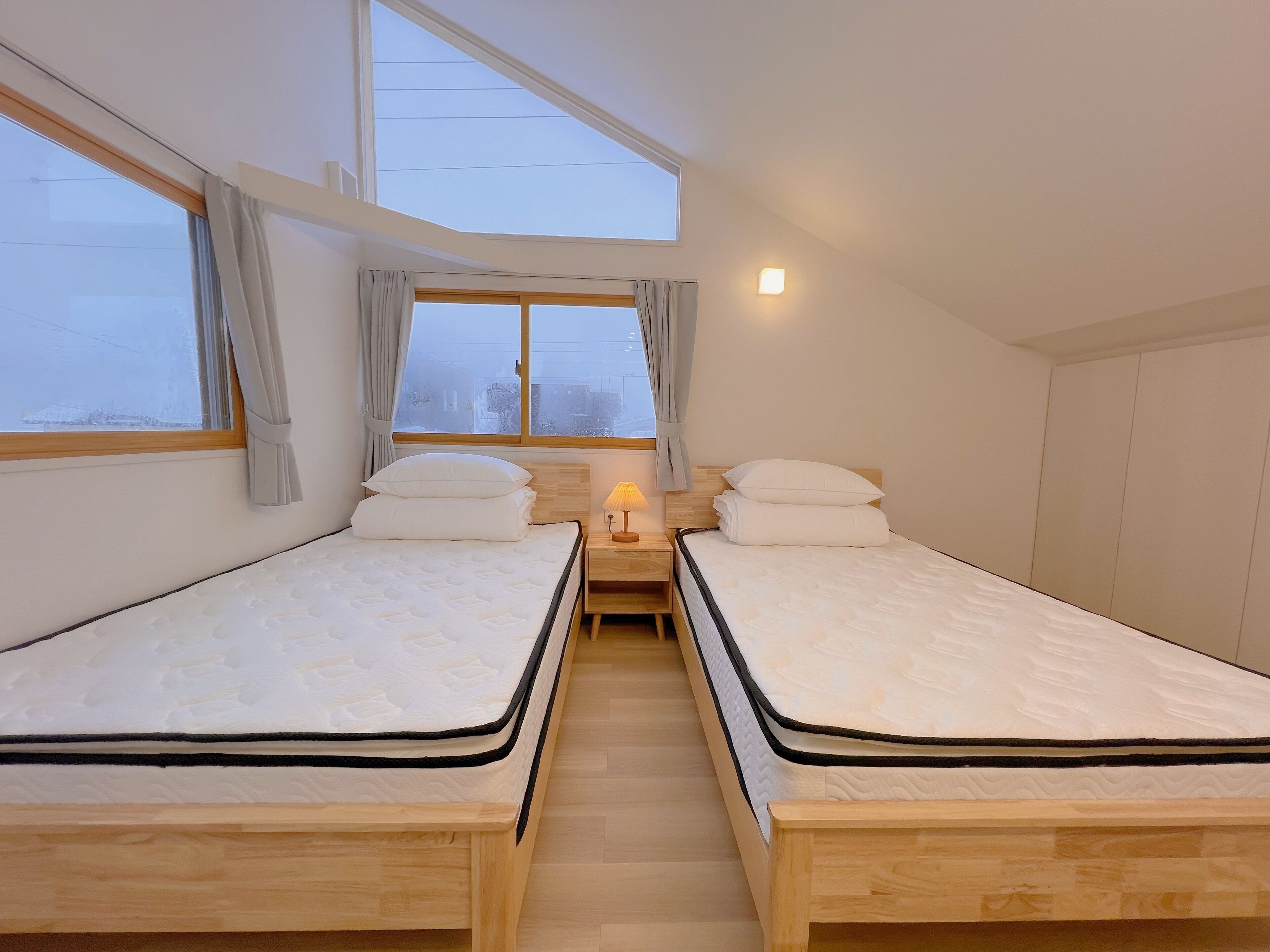 Down duvets, free WiFi, bed sheets