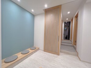 65-inch Smart TV with digital channels - Snowball Hostel (Furano)