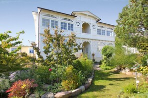 Exterior - Villa with Sonnenhof - your dream vacation in the Netzboden vacation apartment (Göhren)