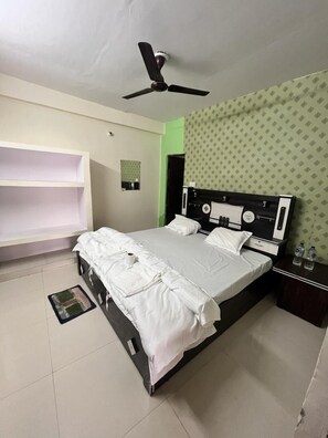 Habitación doble Deluxe | Wifi gratis y ropa de cama 