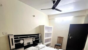Deluxe Δίκλινο Δωμάτιο (Double) | Δωρεάν Wi-Fi, κλινοσκεπάσματα