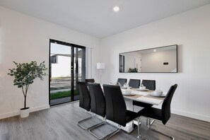 Dining - Brand new townhouse in The Hub (Kissimmee)