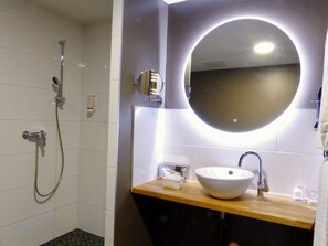 Family Apartment | Bathroom