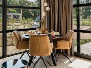 Dining - Stunning private villa for 4 people with pool, WIFI, TV and terrace (Bloemendaal)