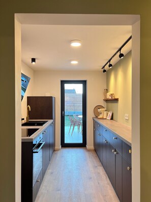 Fridge, oven, stovetop, dishwasher - WolkenGarten - Your luxury moment with private sauna and whirlpool (Markt Erlbach)