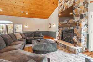 Smart-TV, peis og kontorer