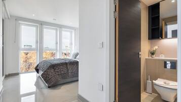 2 chambres, fer et planche à repasser, Wi-Fi, draps fournis