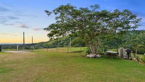 Outdoor dining - Lucero del Mar- jacuzzi and ocean views (Añasco)