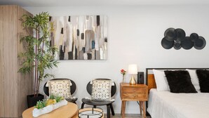 1 soverom, skrivebord og wi-fi (inkludert)