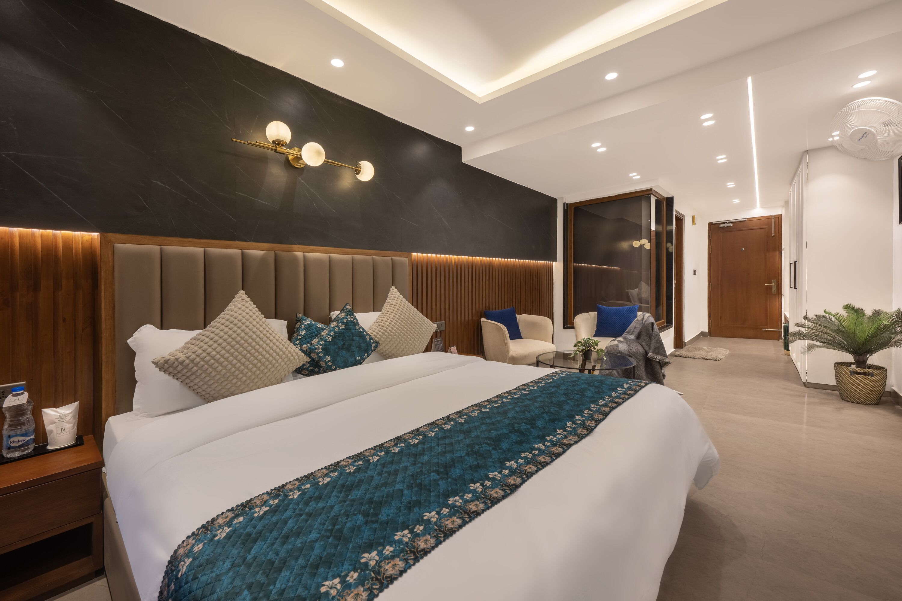 Blackout curtains, free WiFi, bed sheets