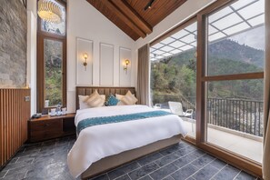 行政复式, 浴缸, 河景 | 遮光窗帘、免费 WiFi、床单