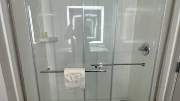 Bruser, gratis toiletartikler, håndklæder, Sæbe