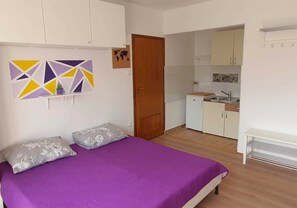 1 habitación, wifi gratis y ropa de cama