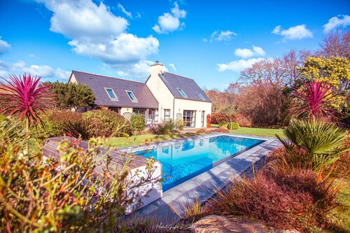 Maison pour 10- Grand jardin- Piscine - Port Blanc