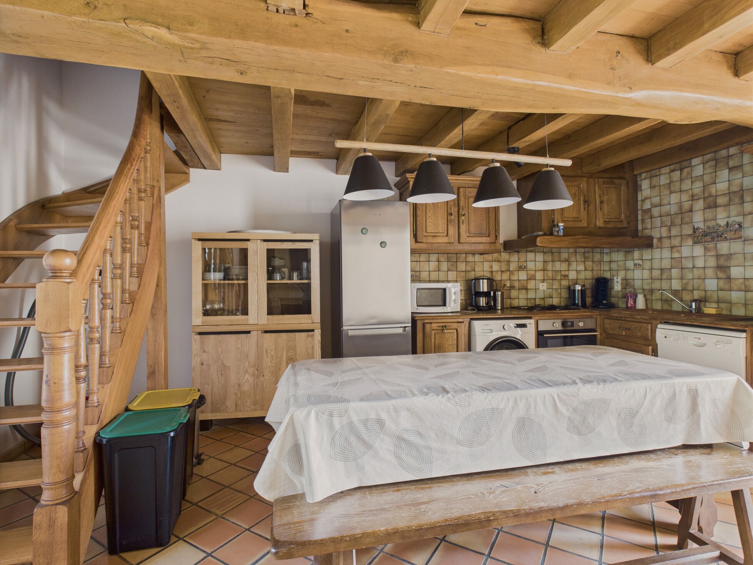 Réfrigérateur, micro-ondes, four, lave-vaisselle