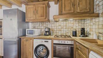 Réfrigérateur, micro-ondes, four, lave-vaisselle