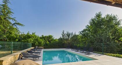Large house for 15 with pool and tennis court