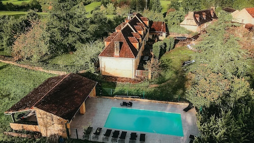 Large house for 15 with pool and tennis court