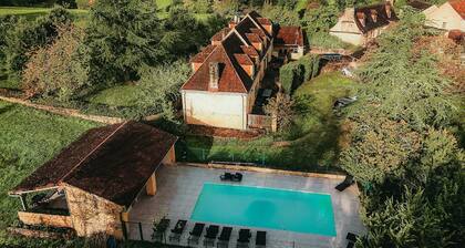 Gran casa para 15 con piscina y pista de tenis