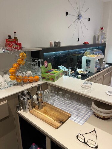 200 meters from the historic town center of which is home to starred restaurants, 