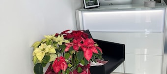 200 meters from the historic town center of which is home to starred restaurants,