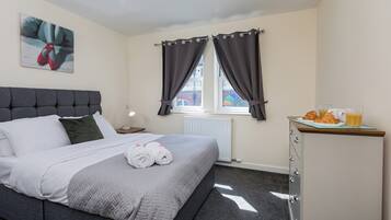 4 bedrooms, free WiFi, bed sheets