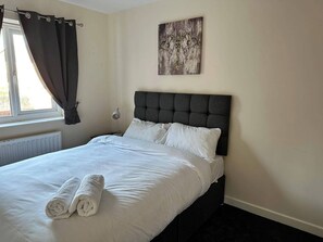 4 bedrooms, free WiFi, bed sheets - Victorian Charm in Barrow (Barrow-in-Furness)
