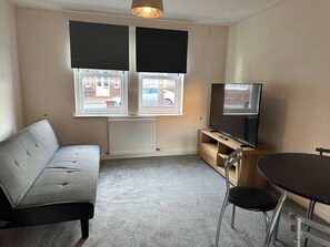 Living area - Victorian Charm in Barrow (Barrow-in-Furness)