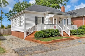 Exterior - Prime Downtown GVL 3BD Home w/ Fenced Yard & Free Parking (Greenville)