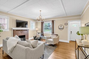 Smart TV, books - Prime Downtown GVL 3BD Home w/ Fenced Yard & Free Parking (Greenville)