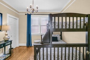 3 bedrooms, iron/ironing board, travel cot, free WiFi - Prime Downtown GVL 3BD Home w/ Fenced Yard & Free Parking (Greenville)