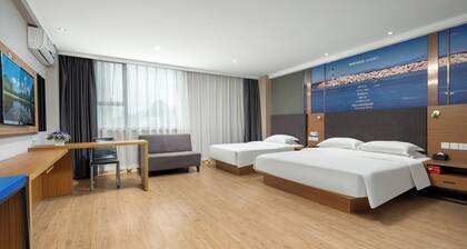 Stay at Guilin Downtown