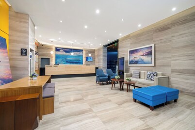 Stay at Guilin Downtown