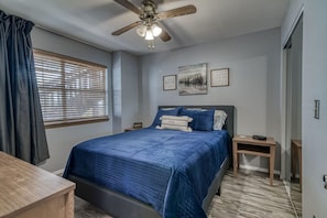 2 bedrooms, iron/ironing board, free WiFi, bed sheets - Condo next door to SDC (Branson)