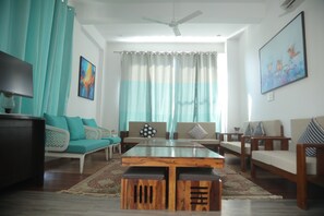 Vila superluxo | Escrivaninha, espaço de trabalho para notebook