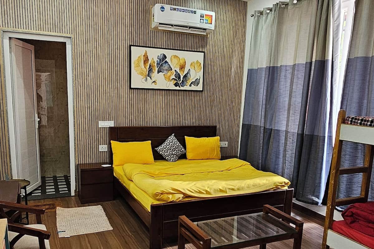 2 bedrooms, desk, laptop workspace, iron/ironing board