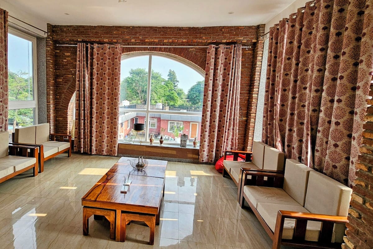 11 BHK Villa