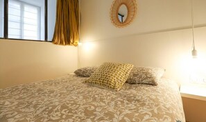 1 bedroom, iron/ironing board, bed sheets